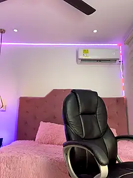 Velveet x online show from 12, 11, 2025