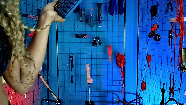 MrEbonybdsm online show from 22, 12, 2025