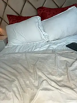 AngelinaDuvall online show from 12, 4, 2026