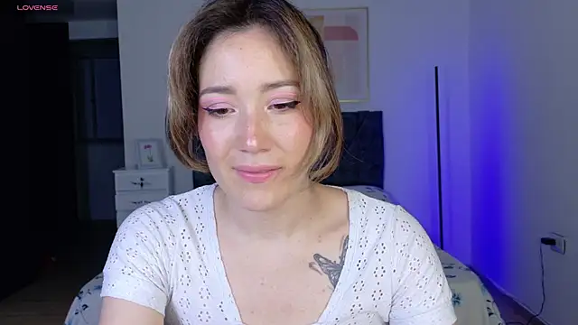 Eliih 01 online show from 23, 9, 2025