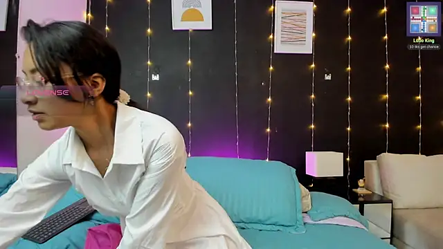 Snapshot of bravepetunia chatting on 13, 9, 2025 bravepetunia online show from 13, 9, 2025