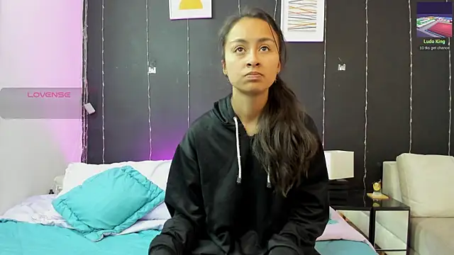 Snapshot of bravepetunia chatting on 12, 9, 2025 bravepetunia online show from 12, 9, 2025