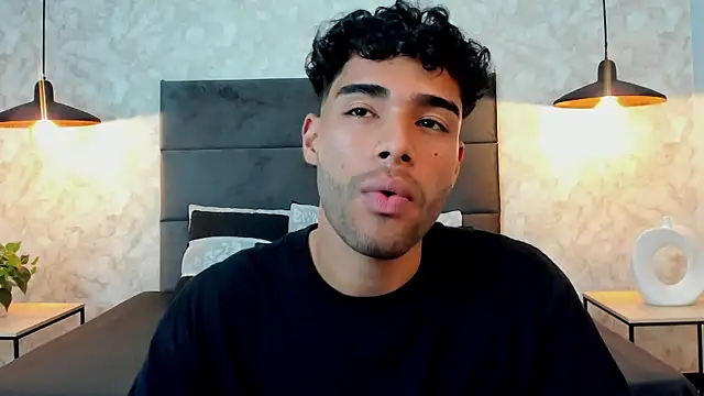 Snapshot of RaphaelDufort chatting on 7, 10, 2025 RaphaelDufort online show from 7, 10, 2025