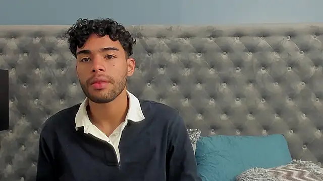 Snapshot of RaphaelDufort chatting on 18, 10, 2025 RaphaelDufort online show from 18, 10, 2025