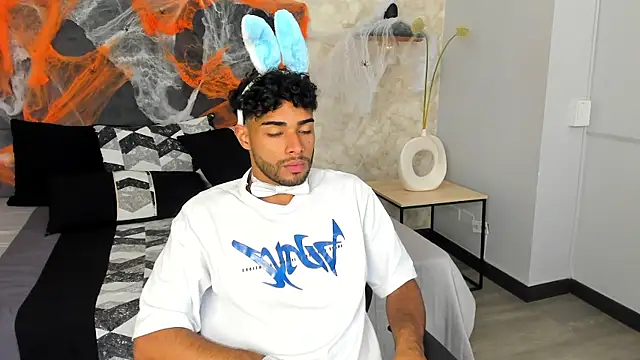 Snapshot of RaphaelDufort chatting on 28, 10, 2025 RaphaelDufort online show from 28, 10, 2025