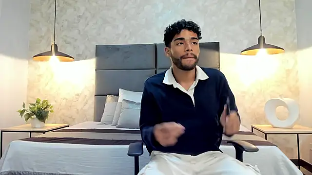 Snapshot of RaphaelDufort chatting on 26, 9, 2025 RaphaelDufort online show from 26, 9, 2025