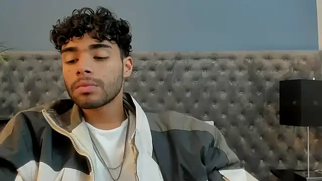 Snapshot of RaphaelDufort chatting on 13, 11, 2025 RaphaelDufort online show from 13, 11, 2025