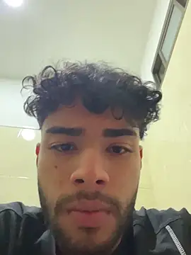 Snapshot of RaphaelDufort chatting on 6, 11, 2025 RaphaelDufort online show from 6, 11, 2025