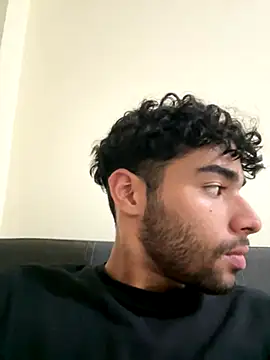 Snapshot of RaphaelDufort chatting on 25, 11, 2025 RaphaelDufort online show from 25, 11, 2025