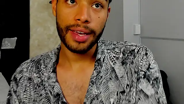 Snapshot of RaphaelDufort chatting on 4, 10, 2025 RaphaelDufort online show from 4, 10, 2025