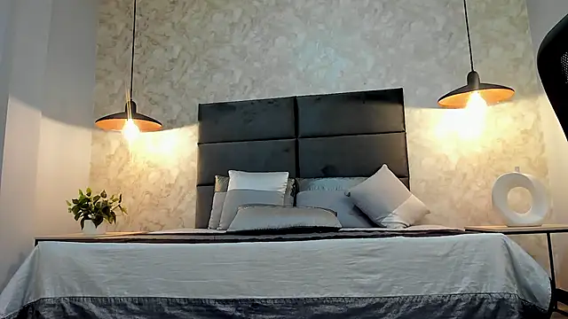 Snapshot of RaphaelDufort chatting on 9, 9, 2025 RaphaelDufort online show from 9, 9, 2025