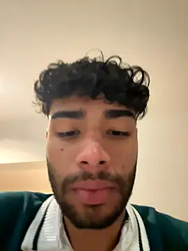 Snapshot of RaphaelDufort chatting on 28, 11, 2025 RaphaelDufort online show from 28, 11, 2025