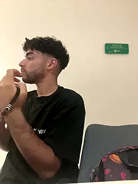 Snapshot of RaphaelDufort chatting on 30, 10, 2025 RaphaelDufort online show from 30, 10, 2025