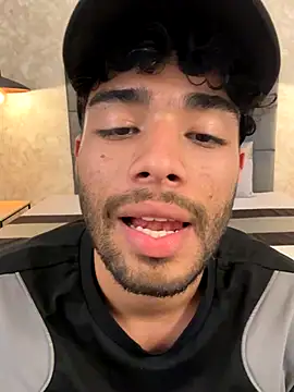 Snapshot of RaphaelDufort chatting on 25, 11, 2025 RaphaelDufort online show from 25, 11, 2025