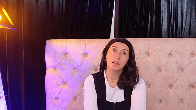 Ginevra esposito online show from 8, 7, 2026