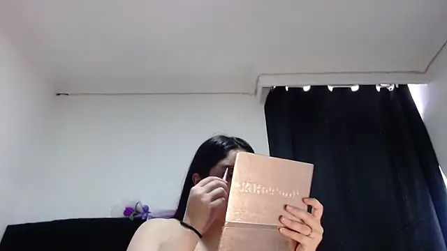 Snapshot of Electraweb_09 chatting on 24, 9, 2025 Electraweb 09 online show from 24, 9, 2025