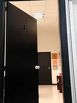 Emily de Carla online show from 4, 2, 2026