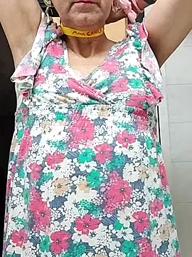 Snapshot of Emily_de_Carla chatting on 18, 11, 2025 Emily de Carla online show from 18, 11, 2025