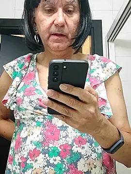 Snapshot of Emily_de_Carla chatting on 5, 11, 2025 Emily de Carla online show from 5, 11, 2025