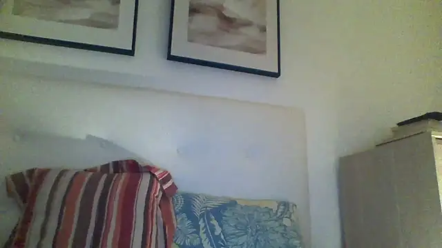 Snapshot of Emily_de_Carla chatting on 31, 10, 2025 Emily de Carla online show from 31, 10, 2025