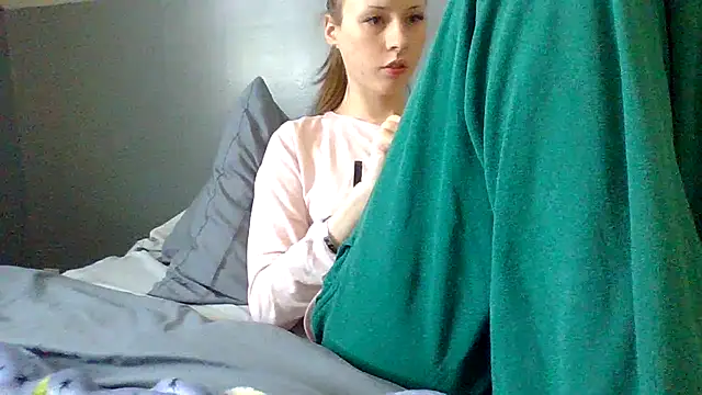 sarah2007 online show from 4, 12, 2025