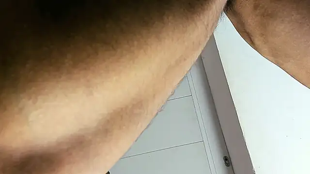 latinhotmuscle online show from 10, 4, 2026