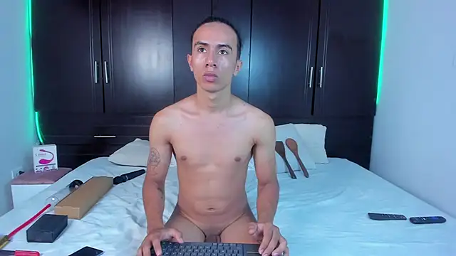 Snapshot of zadders_yb chatting on 12, 9, 2025 zadders yb online show from 12, 9, 2025