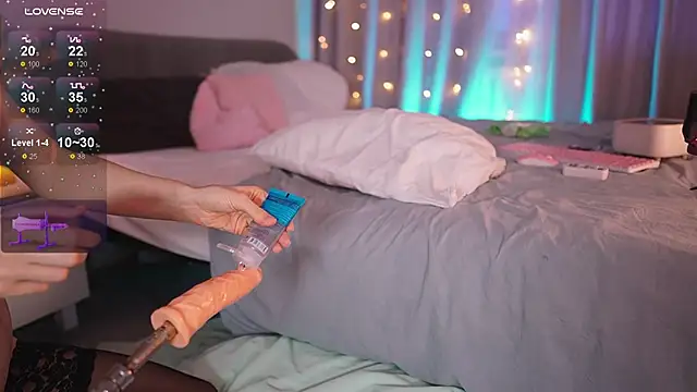 Kira Light online show from 7, 3, 2026