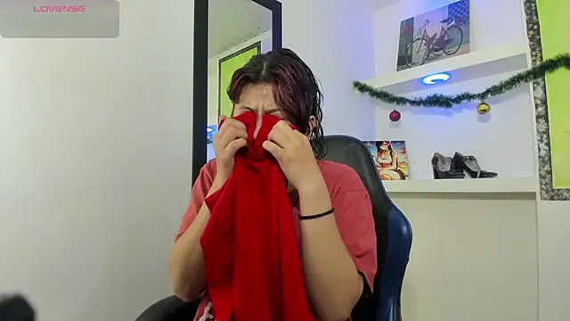 Raven Rouge  online show from 6, 1, 2026