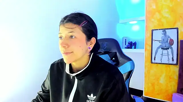 Raven Rouge  online show from 9, 10, 2025