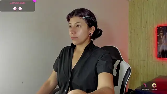 Snapshot of Raven_Rouge_ chatting on 3, 2, 2026 Raven Rouge online show from 3, 2, 2026