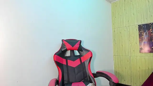 Raven Rouge  online show from 5, 10, 2025