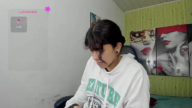 Raven Rouge  online show from 5, 3, 2026