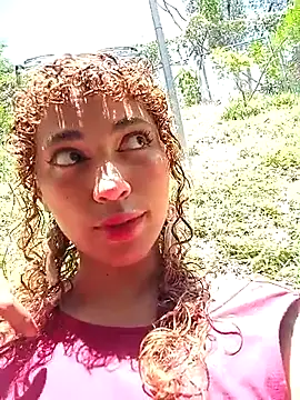 Vikyvoyeur online show from 2, 10, 2025