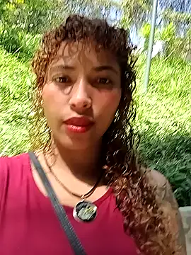 Vikyvoyeur online show from 7, 11, 2025