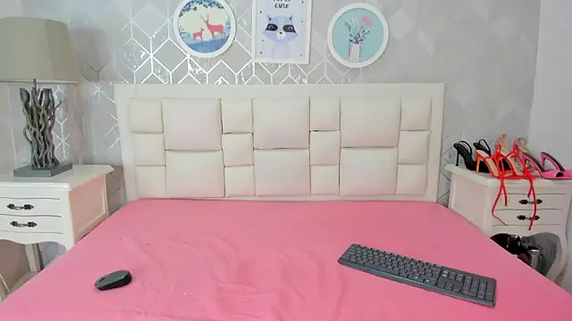 naia cox online show from 16, 4, 2026