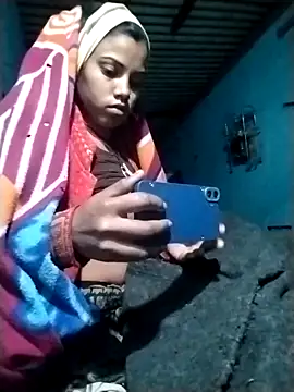 Hot-qwer online show from 17, 12, 2025