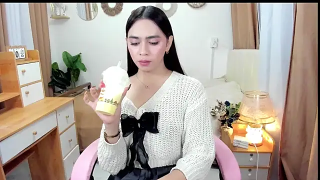 joyfulmartinaa online show from 6, 10, 2025