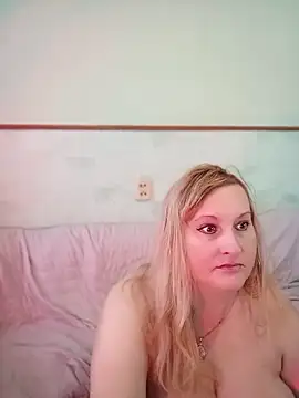 Snapshot of XHelenaX90 chatting on 25, 2, 2026 XHelenaX90 online show from 25, 2, 2026