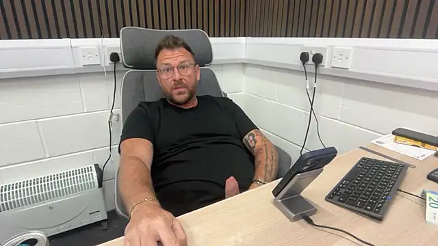 Snapshot of bilf1978 chatting on 5, 6, 2026 bilf1978 online show from 5, 6, 2026
