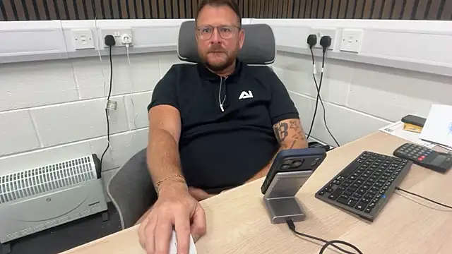 Snapshot of bilf1978 chatting on 4, 6, 2026 bilf1978 online show from 4, 6, 2026