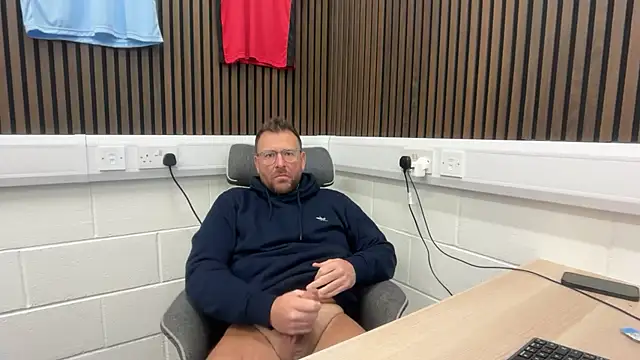 Snapshot of bilf1978 chatting on 11, 2, 2026 bilf1978 online show from 11, 2, 2026