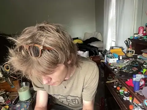 XanderOzzz online show from 10, 5, 2026