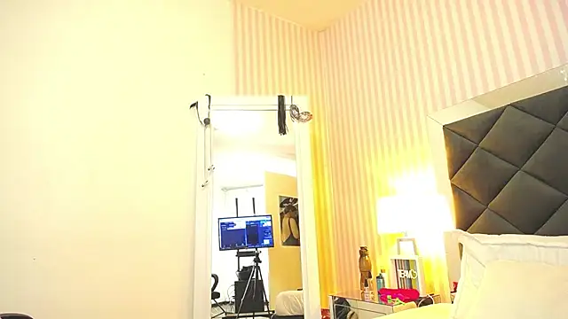 Snapshot of ViictoriaJones_ chatting on 26, 11, 2025 ViictoriaJones online show from 26, 11, 2025