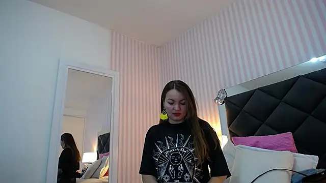 Snapshot of ViictoriaJones_ chatting on 1, 10, 2025 ViictoriaJones online show from 1, 10, 2025