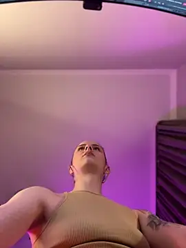 bigJuicyPussy online show from 22, 2, 2026