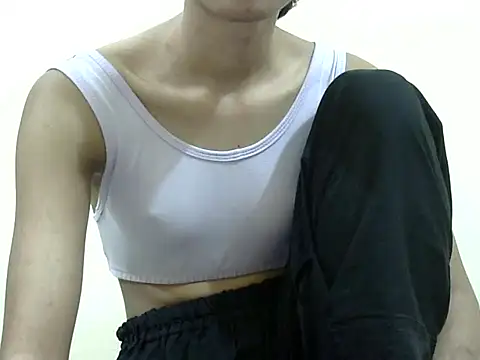 smallcuute online show from 4, 12, 2025