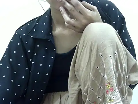 smallcuute online show from 26, 11, 2025