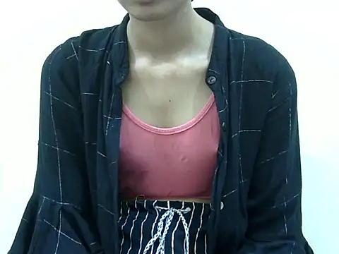 smallcuute online show from 23, 11, 2025