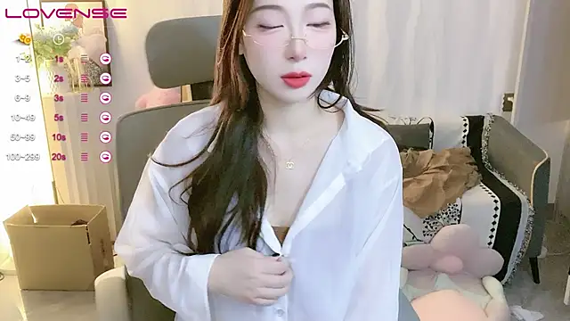 A SR 001 online show from 9, 10, 2025